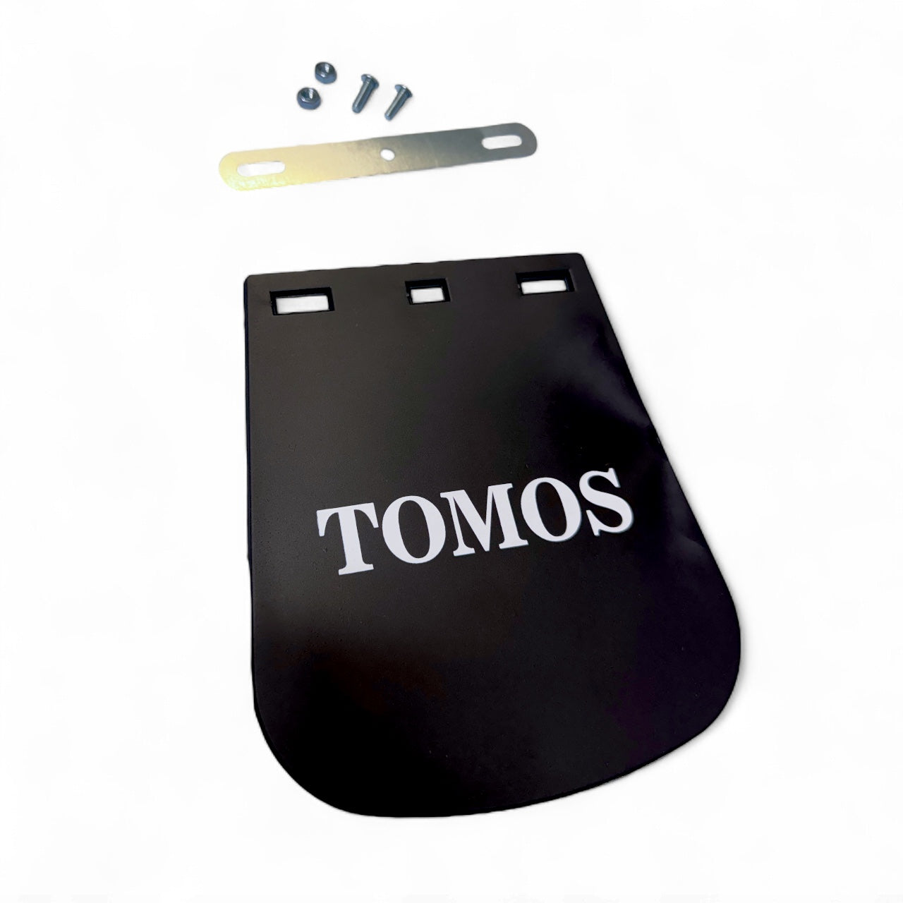 Guma nad blatnikom z napisom Tomos