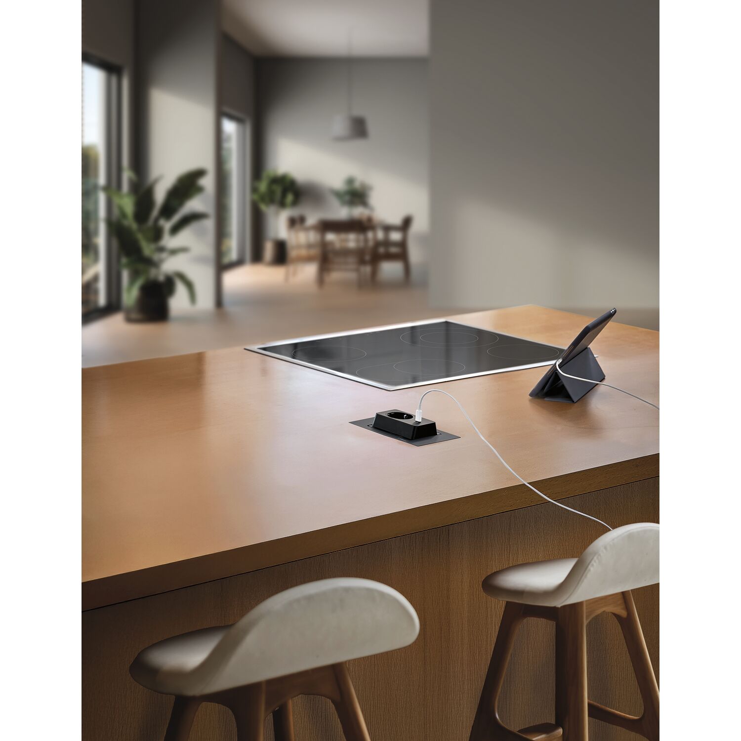 Vgradna vtičnica EVOLINE BackFlip 1 x Schuko vtičnici 1xUSB-C Črna barva