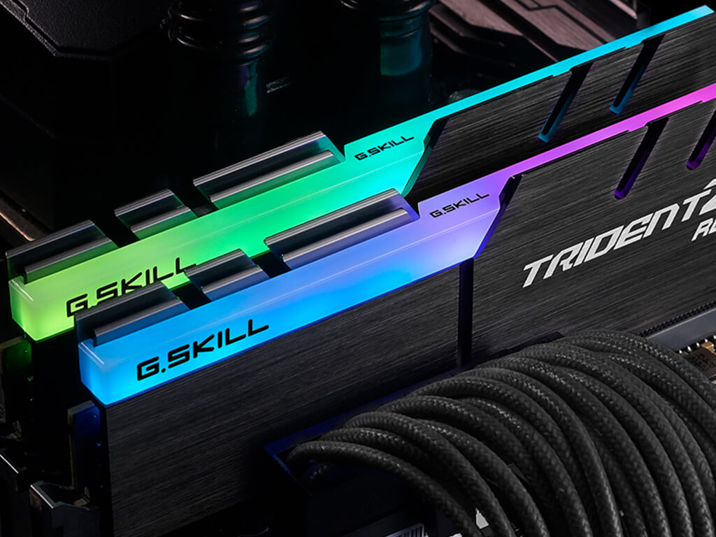 RAM DDR4 16GB Kit (2x 8GB) PC4-28800 3600MT/s CL18 1.35V, G.SKILL Trident Z RGB