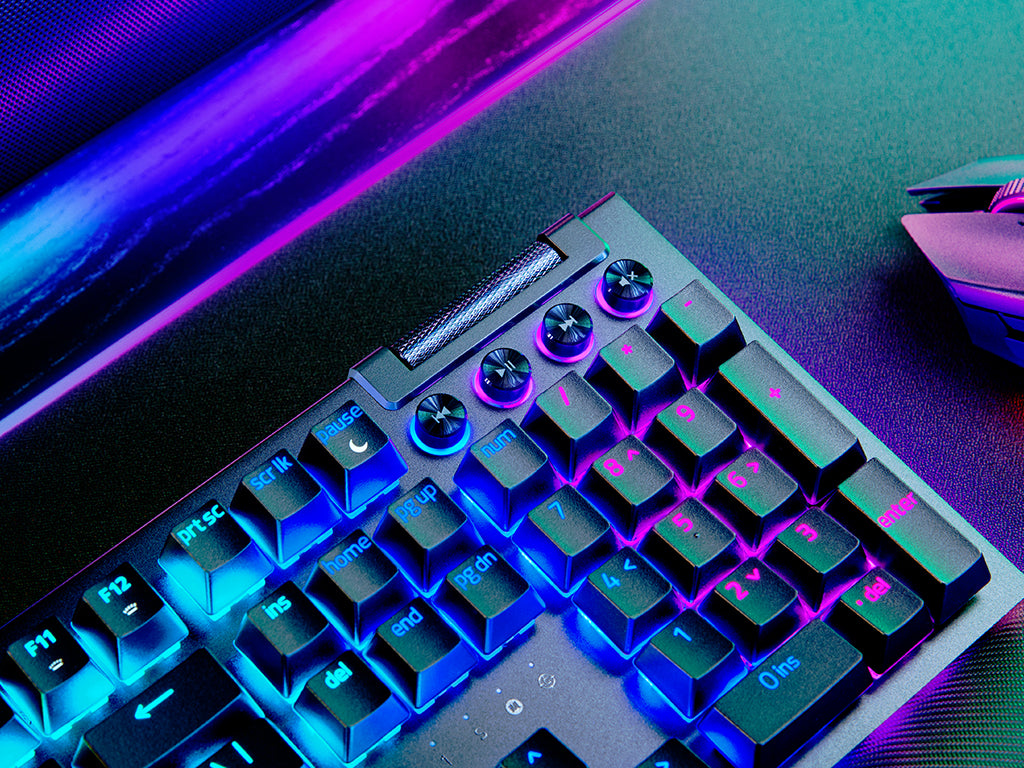 Tipkovnica Razer BlackWidow V4, rumena stikala, US SLO g.