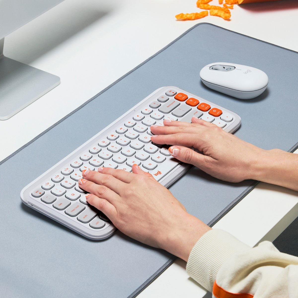 Tipkovnica Logitech Pop Icon Keys, Bluetooth, bela, SLO g.