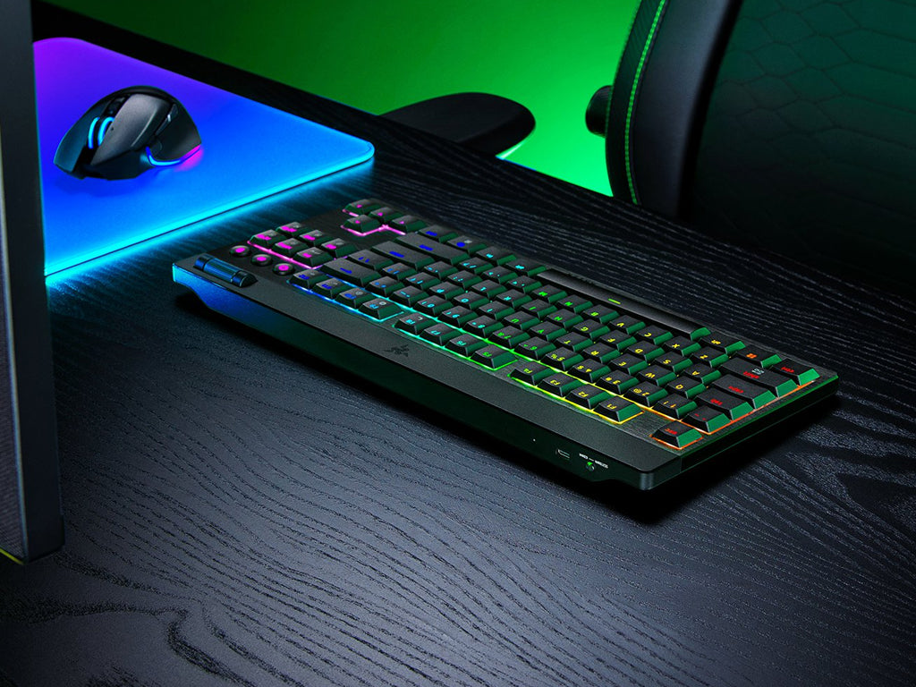 Tipkovnica Razer BlackWidow V4 Low-profile Tenkeyless HyperSpeed, Zelena stikala, US SLO g.