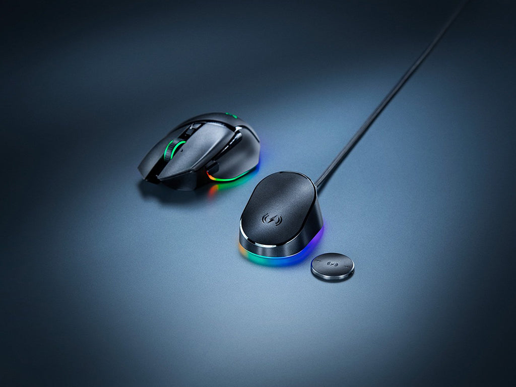 Polnilna postaja Razer Mouse Dock Pro s polnilnim ploščkom
