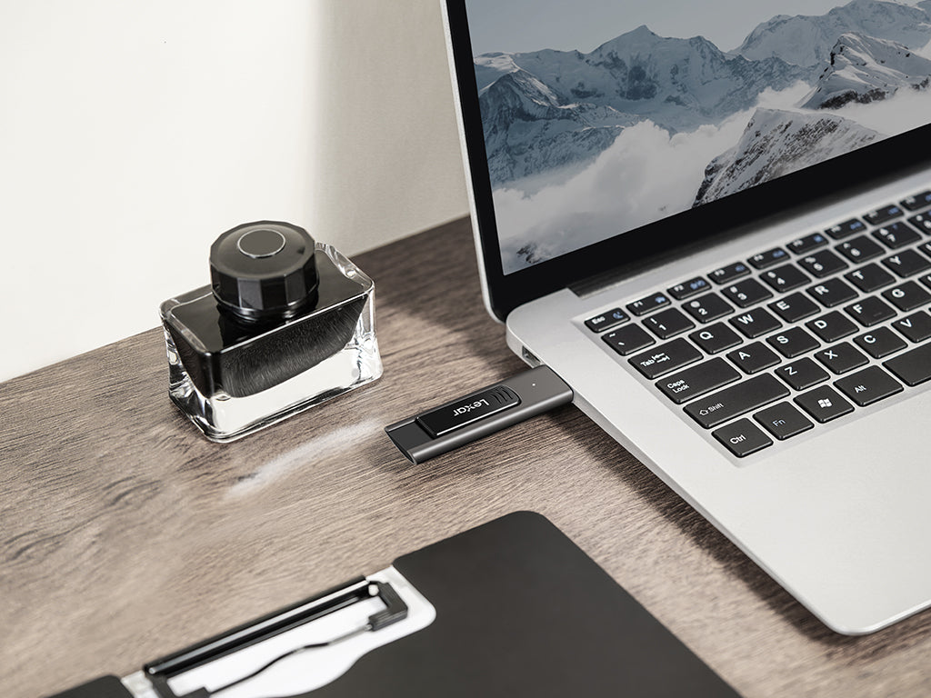 USB ključek Lexar JumpDrive M900, 128GB, USB 3.1, 400 MB/s