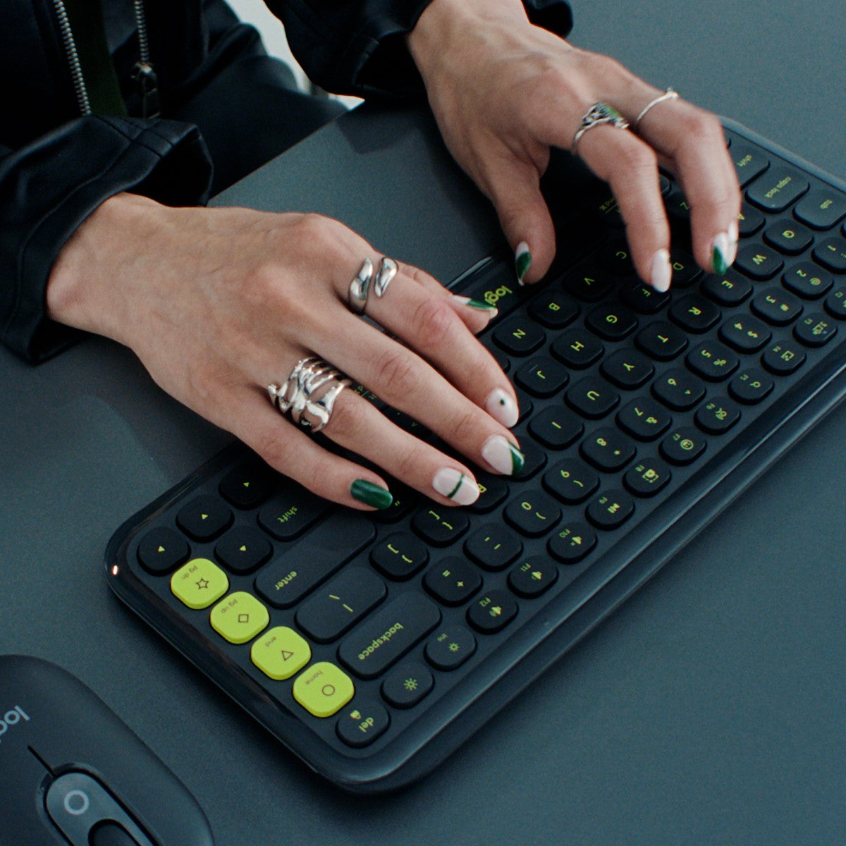 Tipkovnica Logitech Pop Icon Keys, Bluetooth, grafitna, SLO g.