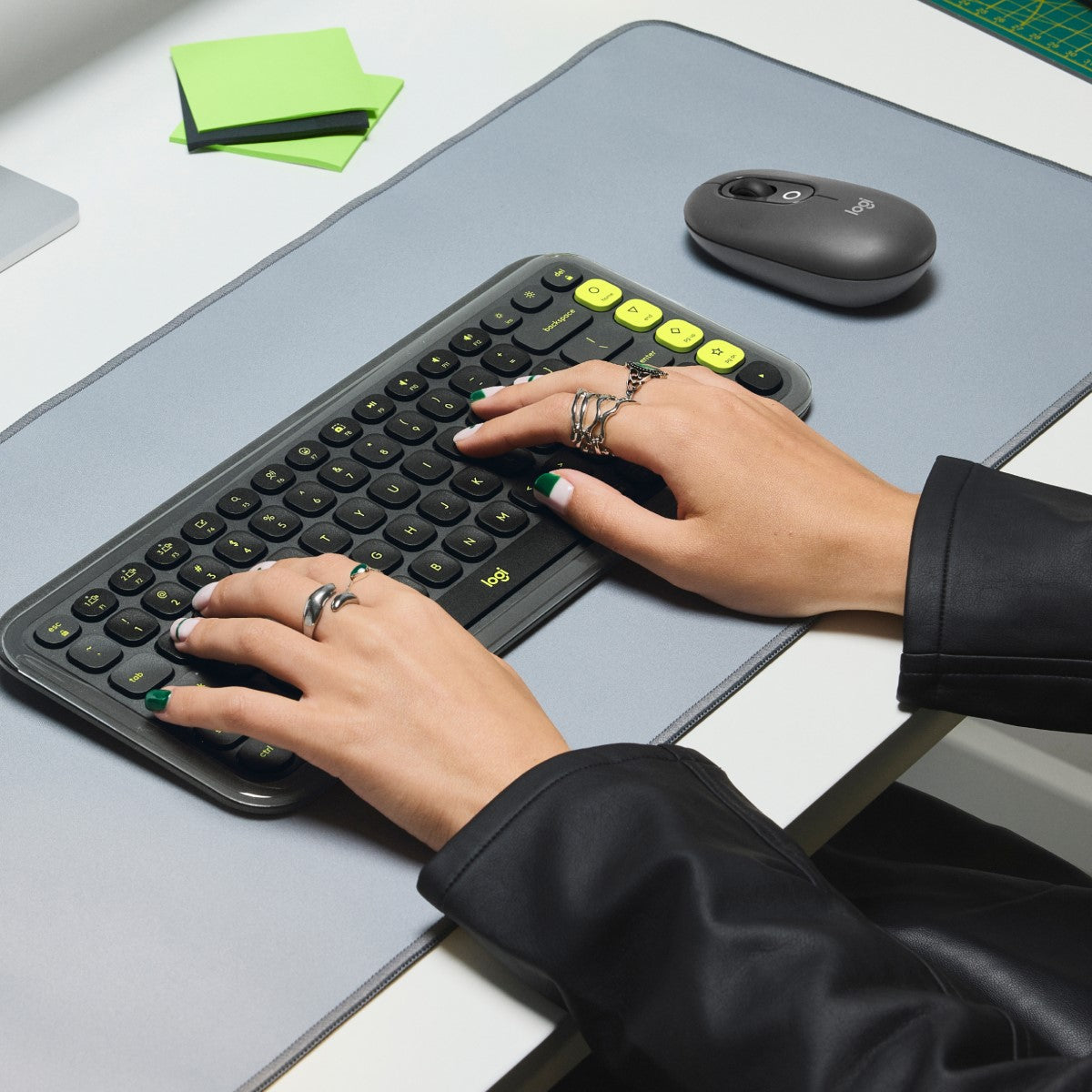Tipkovnica Logitech Pop Icon Keys, Bluetooth, grafitna, SLO g.