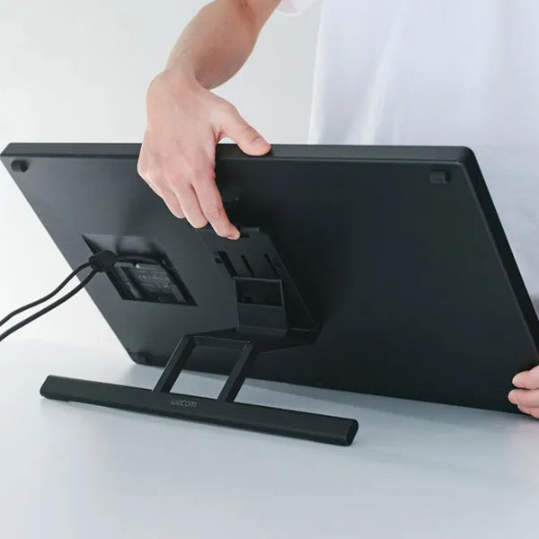 Grafični zaslon Wacom Cintiq 24 Touch, USB-C