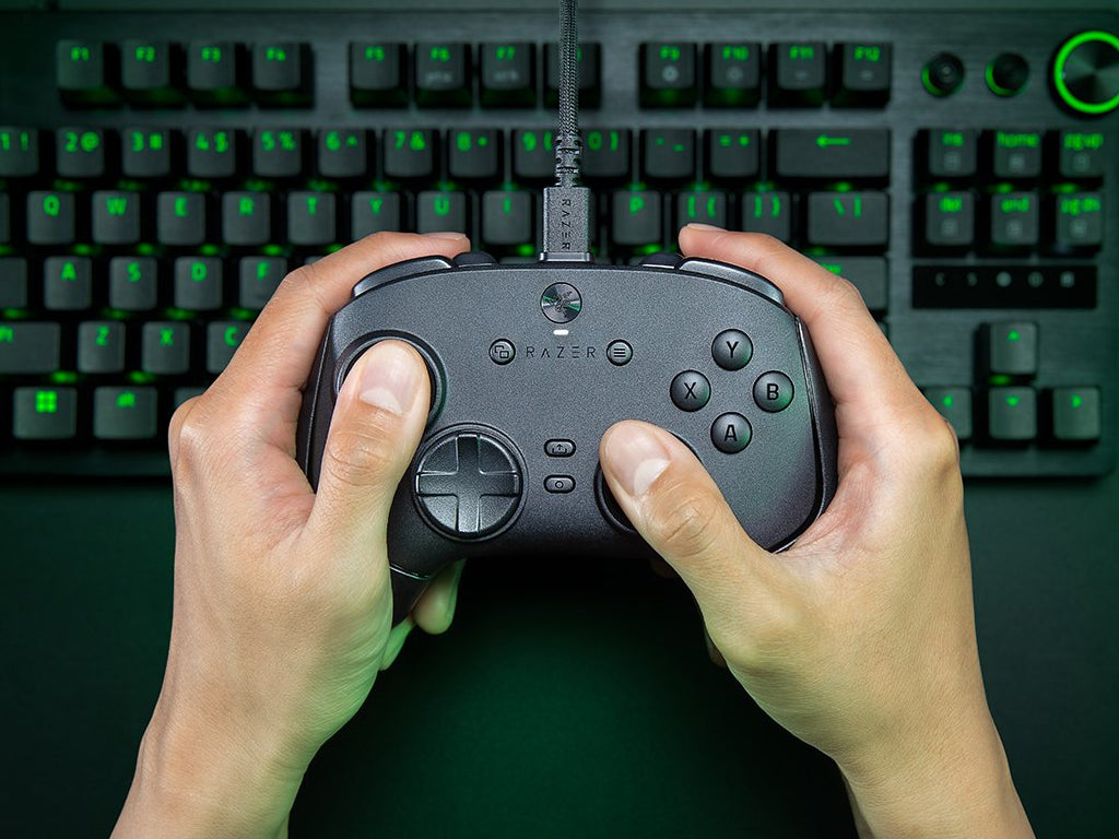 Igralni plošček Razer Wolverine V3 Tournament 8K, PC, črn
