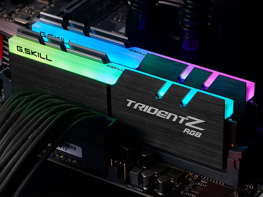 RAM DDR4 32GB Kit (2x16GB) PC4-28800 3600MT/s CL18 1.35V, G.SKILL Trident Z RGB, XMP