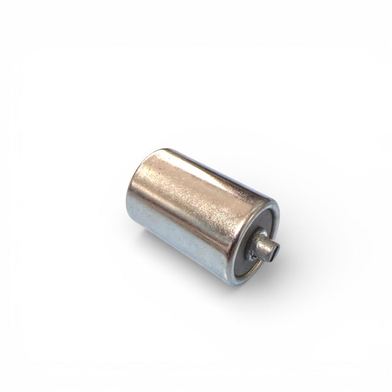 Kondenzator bela iskra vžig