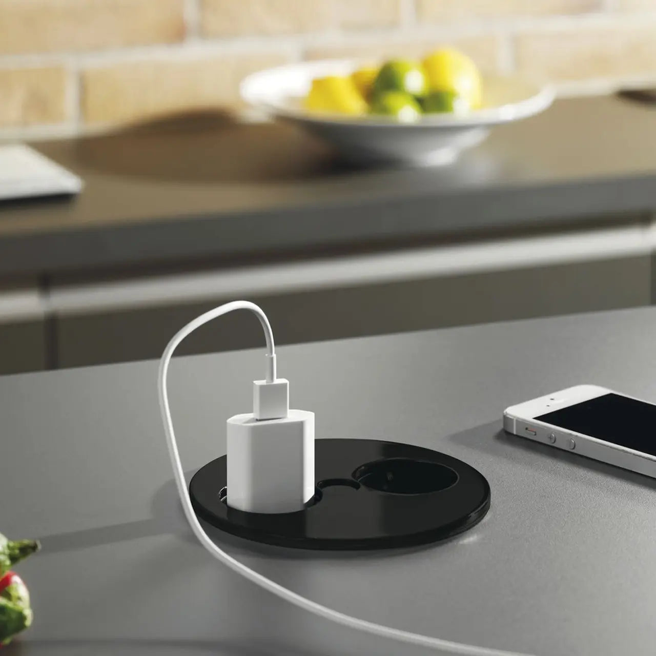 Vgradna vtičnica TWIST 2S, z 2 Schuko vtičnicama, Črna Mat