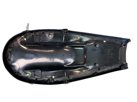 Sedež T14, T15 z napisom